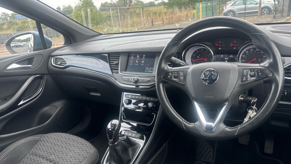 Vauxhall Astra 1.4T 16V 150 SRi 5dr Petrol Hatchback - Image 11