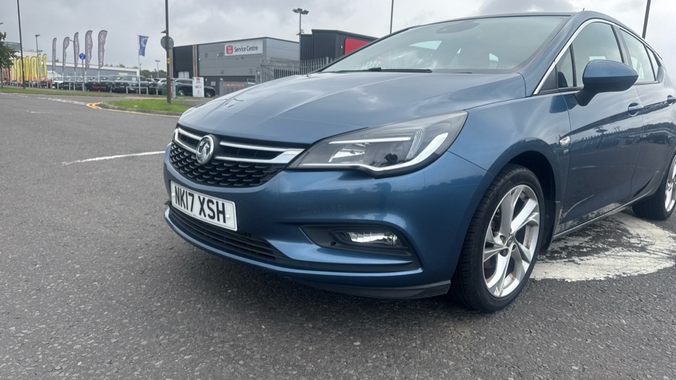 Vauxhall Astra 1.4T 16V 150 SRi 5dr Petrol Hatchback - Image 22