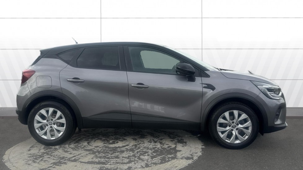 Renault Captur 1.3 TCE 140 Iconic 5dr Petrol Hatchback - Image 5