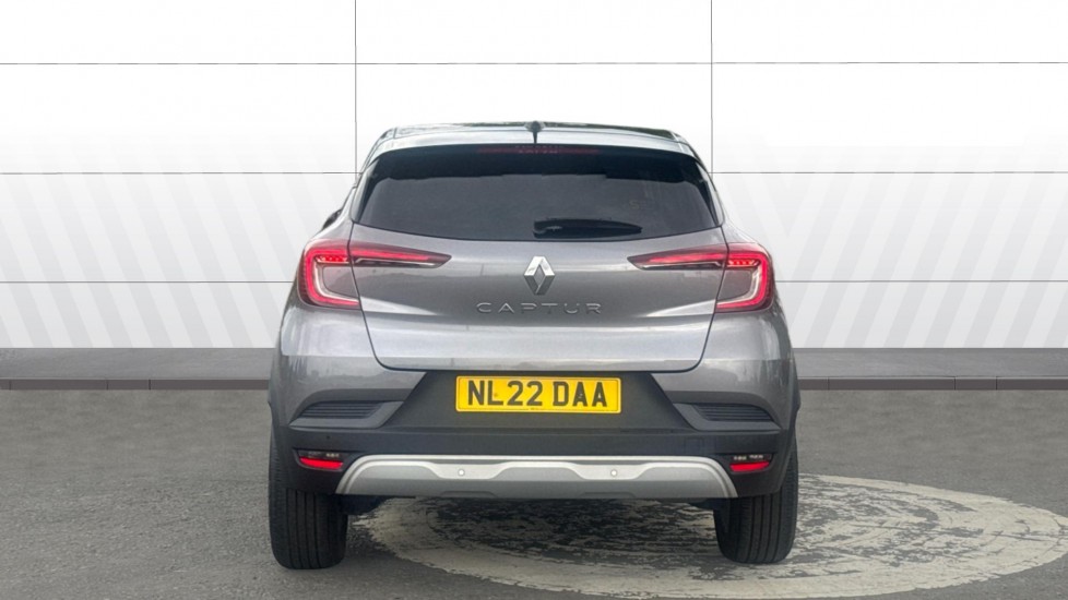 Renault Captur 1.3 TCE 140 Iconic 5dr Petrol Hatchback - Image 6
