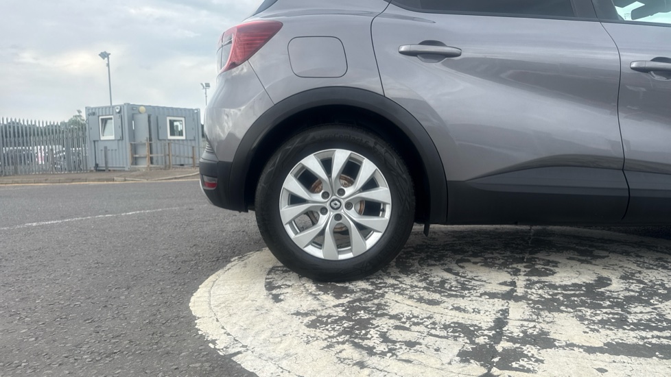 Renault Captur 1.3 TCE 140 Iconic 5dr Petrol Hatchback - Image 7