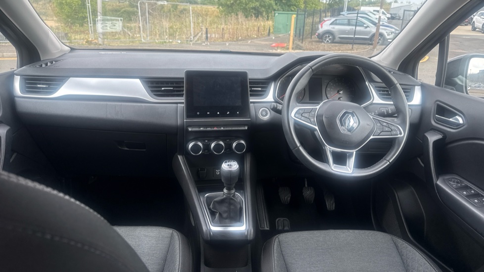 Renault Captur 1.3 TCE 140 Iconic 5dr Petrol Hatchback - Image 10