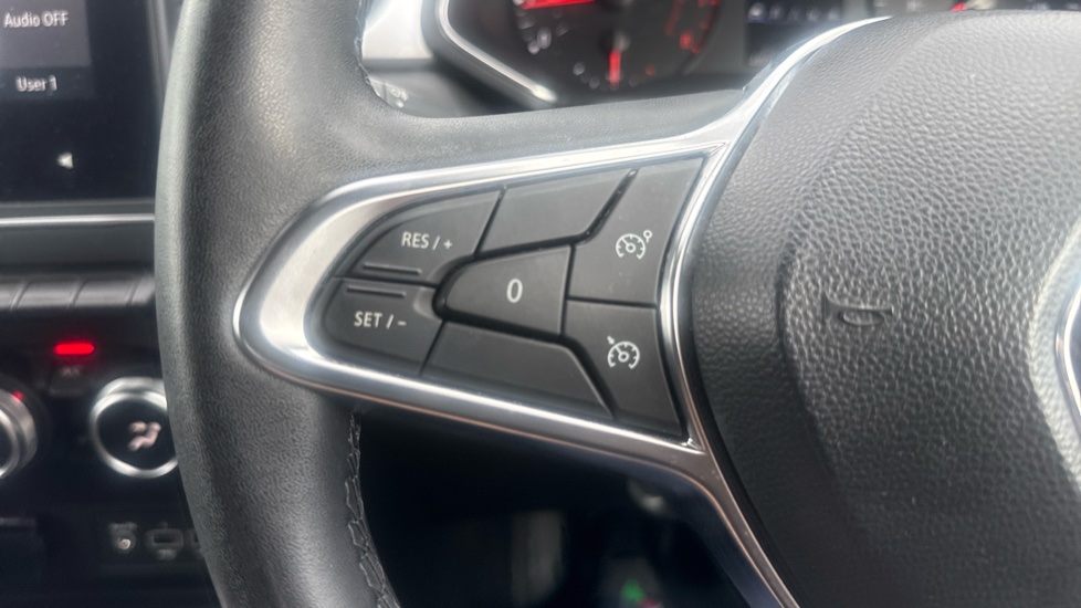 Renault Captur 1.3 TCE 140 Iconic 5dr Petrol Hatchback - Image 38