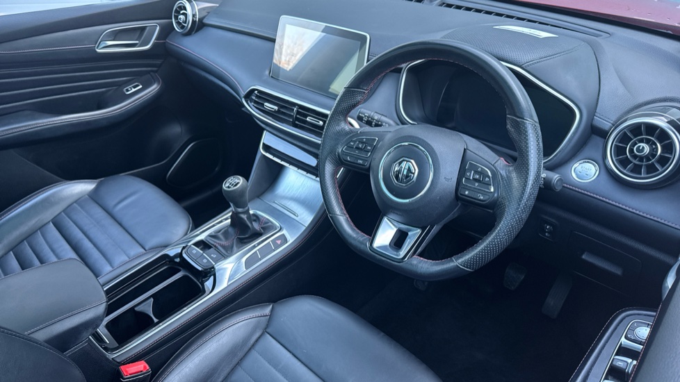 MG HS 1.5 T-GDI Exclusive 5dr Petrol Hatchback - Image 11