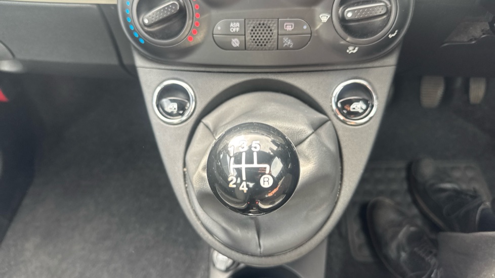 Fiat 500 1.2 Pop 3dr Petrol Hatchback - Image 40