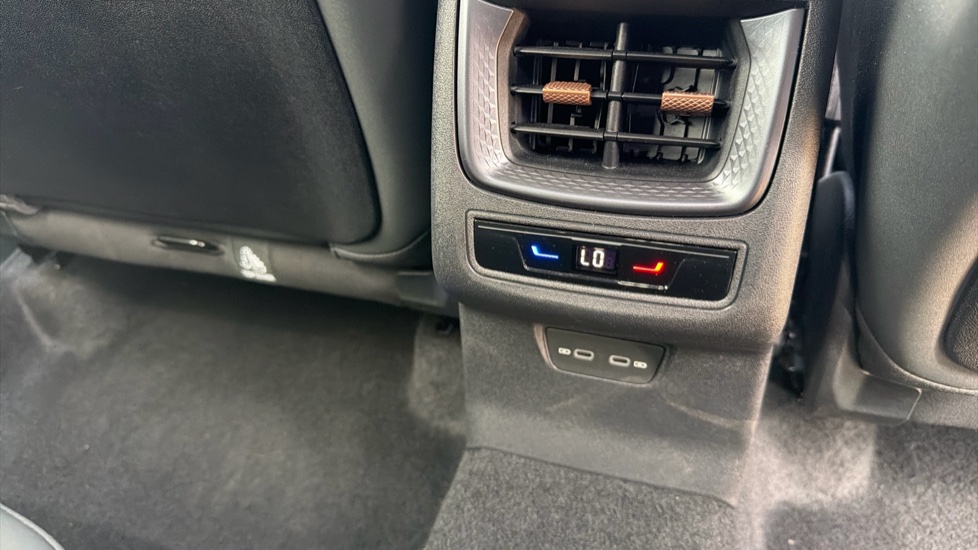 CUPRA Terramar 1.5 eTSI 150 V2 5dr DSG Petrol Hatchback - Image 67