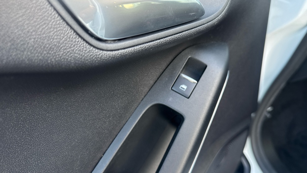 Ford Fiesta 1.0 EcoBoost Hybrid mHEV 125 Active Edition 5dr Petrol Hatchback - Image 30