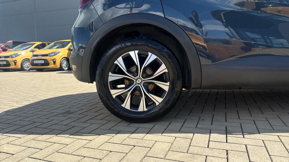 Renault Captur 1.0 TCE 90 Evolution 5dr Petrol Hatchback - Image 7