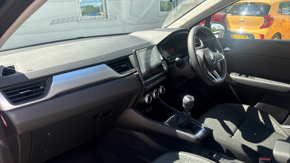 Renault Captur 1.0 TCE 90 Evolution 5dr Petrol Hatchback - Image 9