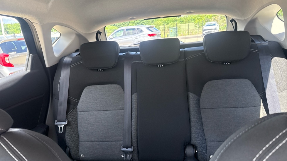 Renault Captur 1.0 TCE 90 Evolution 5dr Petrol Hatchback - Image 15