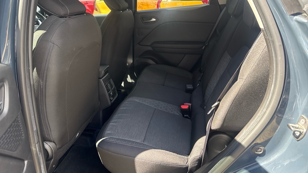 Renault Captur 1.0 TCE 90 Evolution 5dr Petrol Hatchback - Image 16