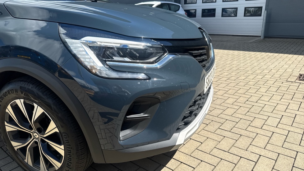 Renault Captur 1.0 TCE 90 Evolution 5dr Petrol Hatchback - Image 22