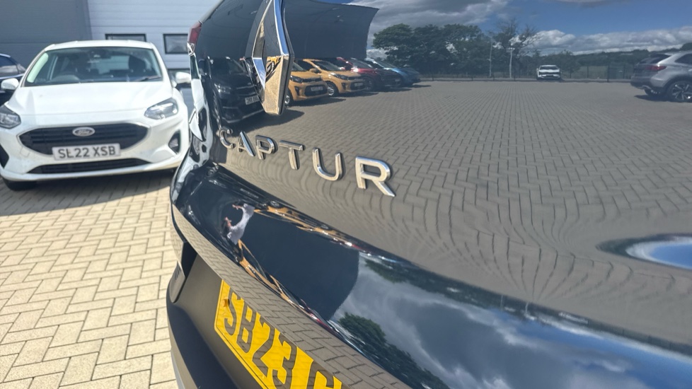 Renault Captur 1.0 TCE 90 Evolution 5dr Petrol Hatchback - Image 24