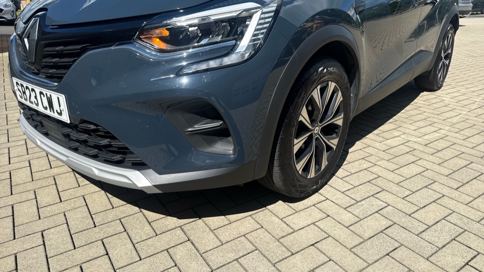 Renault Captur 1.0 TCE 90 Evolution 5dr Petrol Hatchback - Image 26