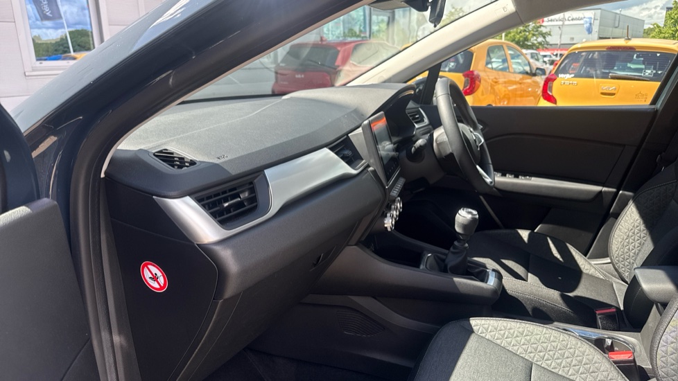 Renault Captur 1.0 TCE 90 Evolution 5dr Petrol Hatchback - Image 31