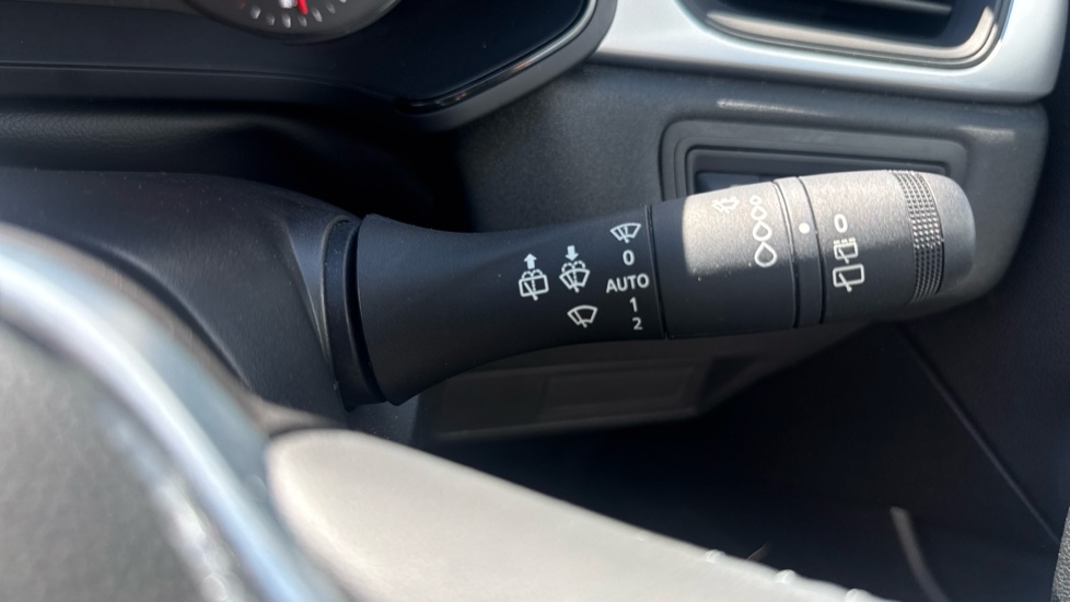 Renault Captur 1.0 TCE 90 Evolution 5dr Petrol Hatchback - Image 35