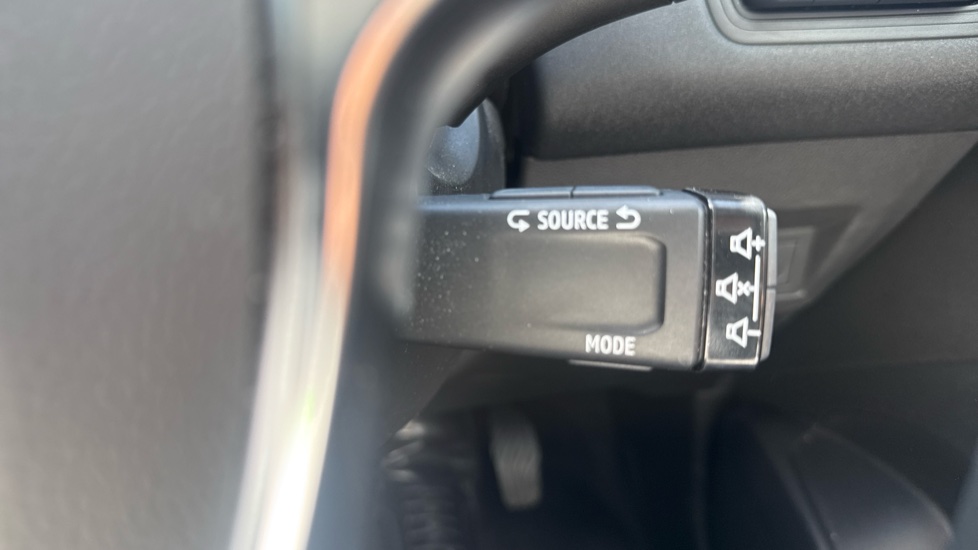Renault Captur 1.0 TCE 90 Evolution 5dr Petrol Hatchback - Image 38