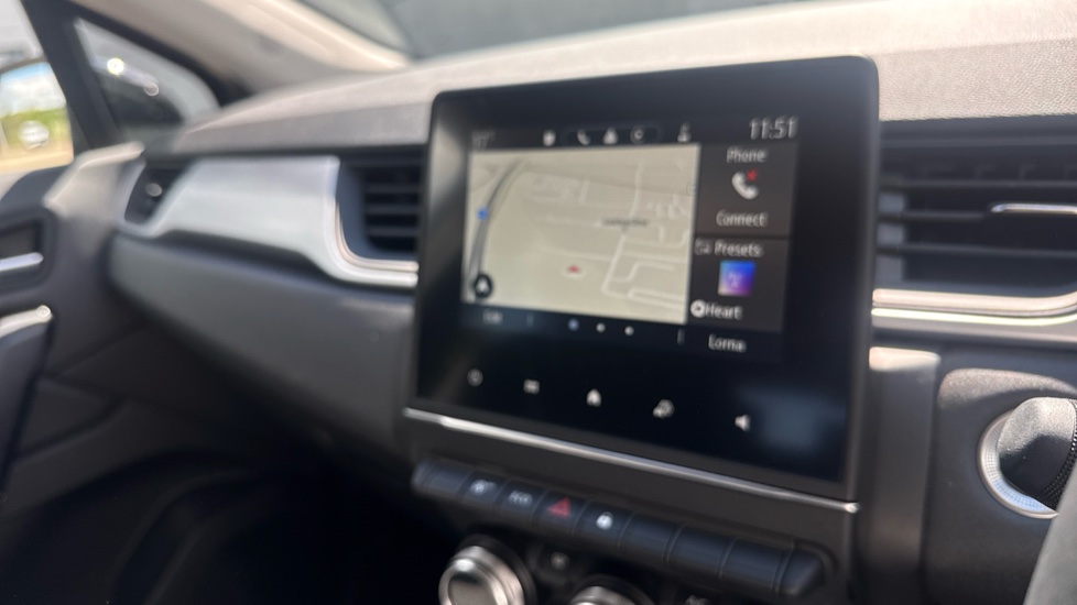 Renault Captur 1.0 TCE 90 Evolution 5dr Petrol Hatchback - Image 39