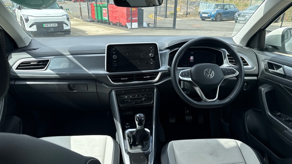 Volkswagen T-Roc 1.5 TSI Style 5dr Petrol Hatchback - Image 10