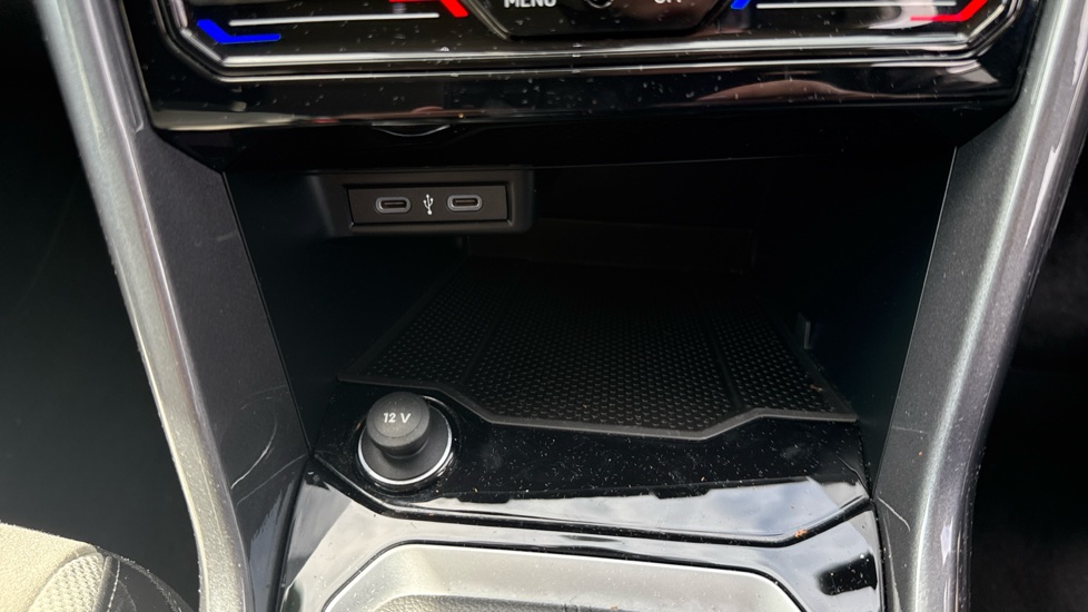 Volkswagen T-Roc 1.5 TSI Style 5dr Petrol Hatchback - Image 33