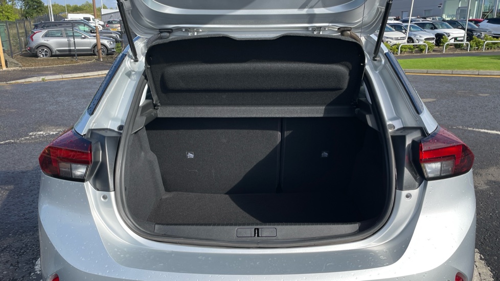 Vauxhall Corsa 1.2 Design 5dr Petrol Hatchback - Image 4