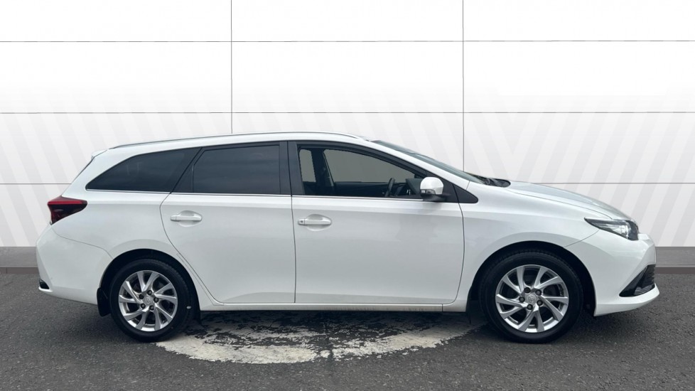 Toyota Auris 1.2T Icon 5dr Petrol Estate - Image 5