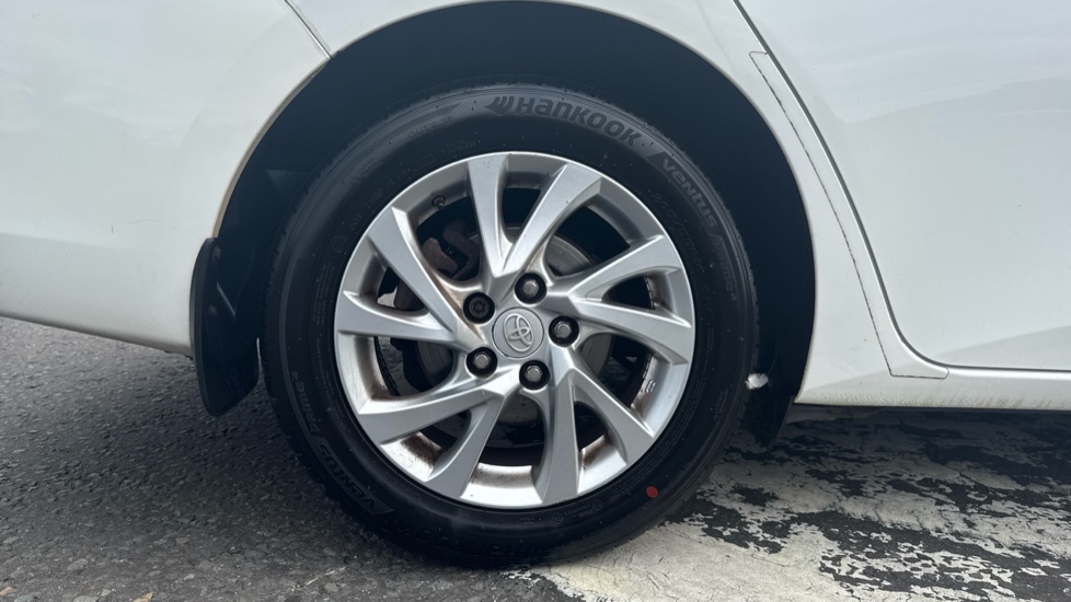 Toyota Auris 1.2T Icon 5dr Petrol Estate - Image 7