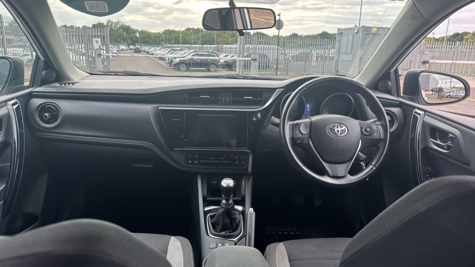Toyota Auris 1.2T Icon 5dr Petrol Estate - Image 10