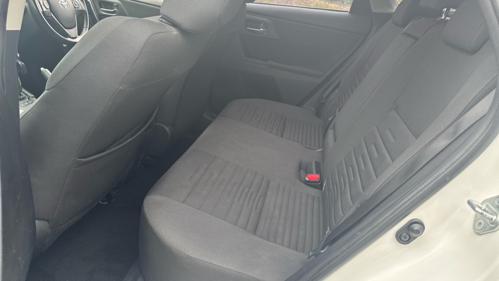 Toyota Auris 1.2T Icon 5dr Petrol Estate - Image 16