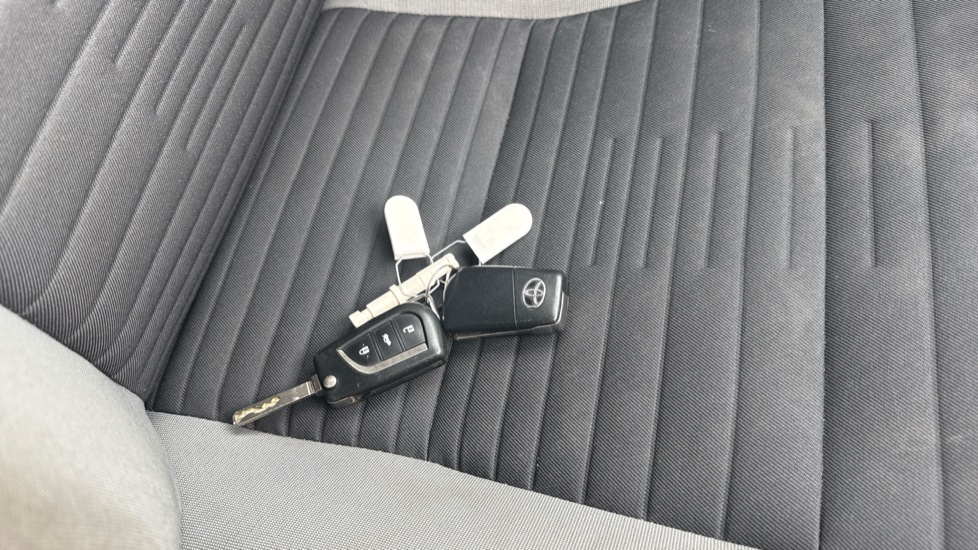 Toyota Auris 1.2T Icon 5dr Petrol Estate - Image 20
