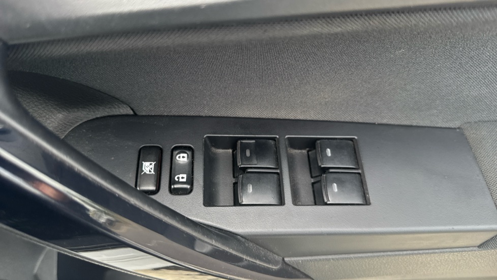 Toyota Auris 1.2T Icon 5dr Petrol Estate - Image 21