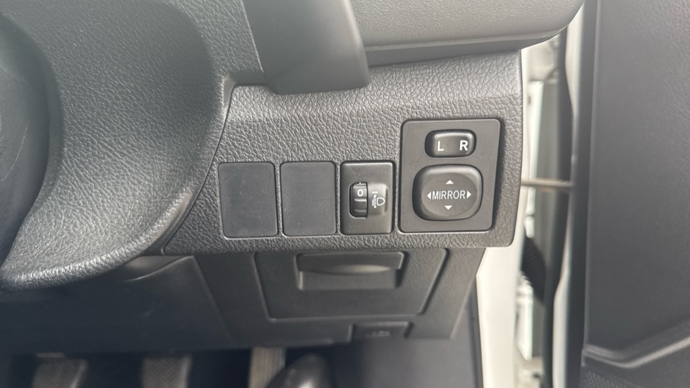 Toyota Auris 1.2T Icon 5dr Petrol Estate - Image 22