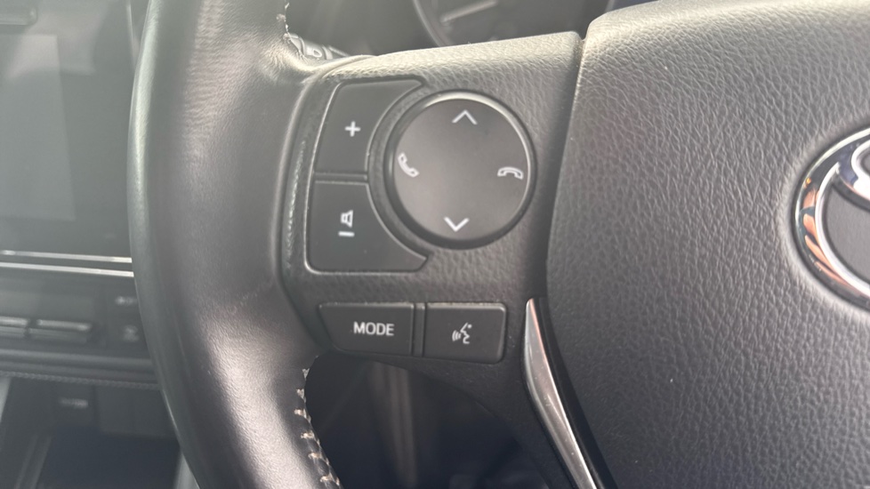 Toyota Auris 1.2T Icon 5dr Petrol Estate - Image 23