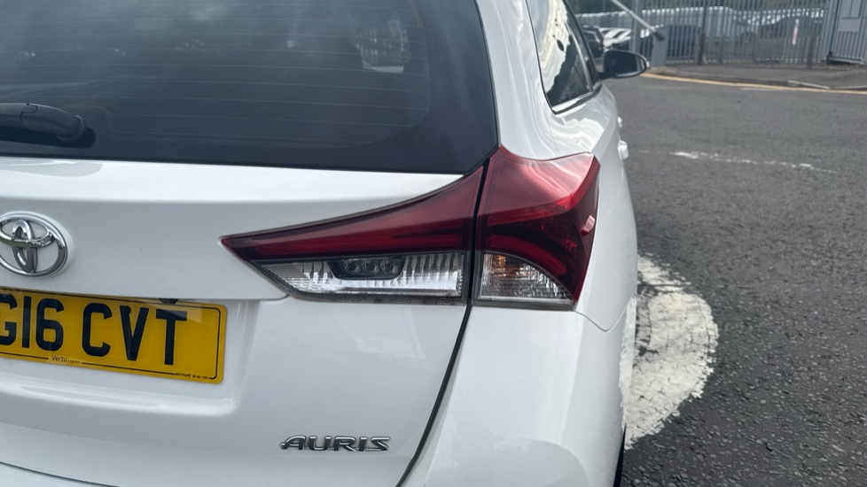 Toyota Auris 1.2T Icon 5dr Petrol Estate - Image 34