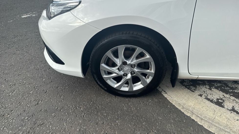 Toyota Auris 1.2T Icon 5dr Petrol Estate - Image 37