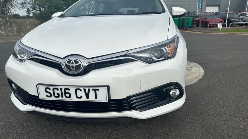Toyota Auris 1.2T Icon 5dr Petrol Estate - Image 39