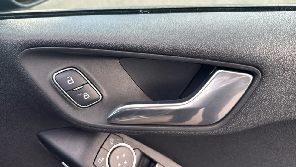 Ford Fiesta 1.0 EcoBoost Titanium 3dr Petrol Hatchback - Image 22