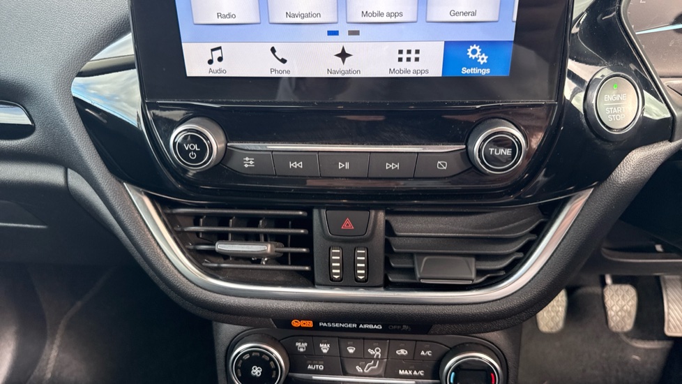 Ford Fiesta 1.0 EcoBoost Titanium 3dr Petrol Hatchback - Image 39