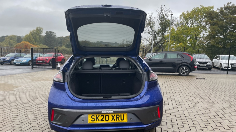 Hyundai IONIQ 1.6 GDi Hybrid Premium SE 5dr DCT Hybrid Hatchback - Image 4