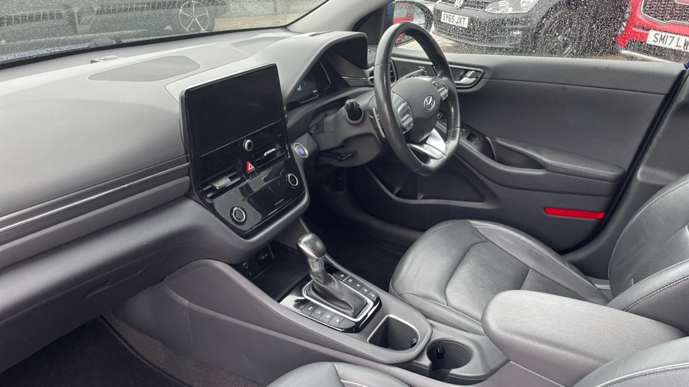 Hyundai IONIQ 1.6 GDi Hybrid Premium SE 5dr DCT Hybrid Hatchback - Image 9