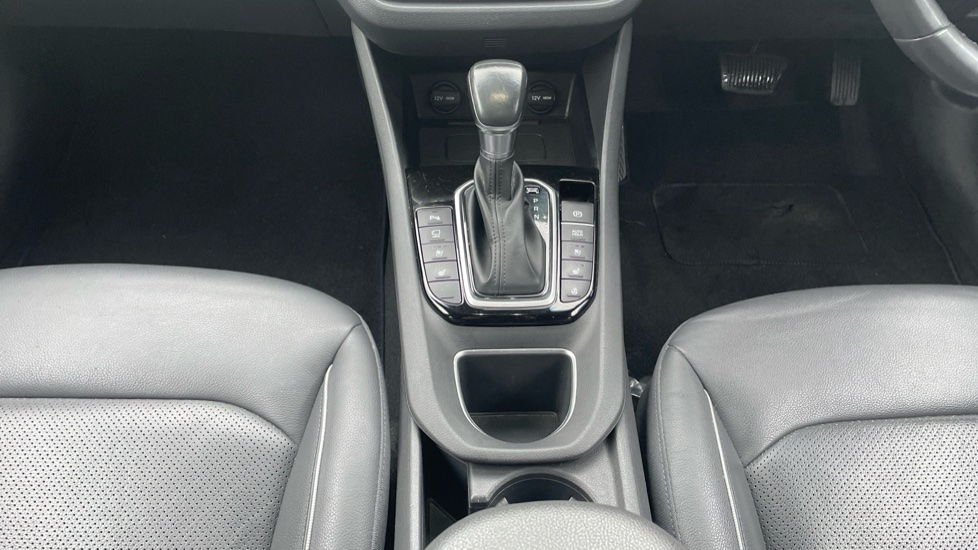 Hyundai IONIQ 1.6 GDi Hybrid Premium SE 5dr DCT Hybrid Hatchback - Image 13