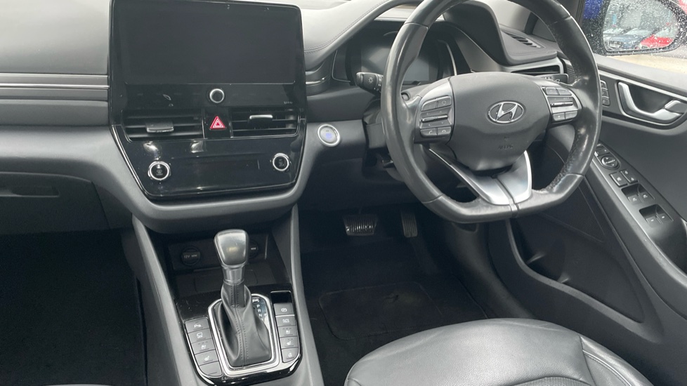Hyundai IONIQ 1.6 GDi Hybrid Premium SE 5dr DCT Hybrid Hatchback - Image 14