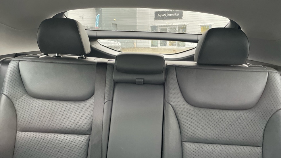 Hyundai IONIQ 1.6 GDi Hybrid Premium SE 5dr DCT Hybrid Hatchback - Image 15