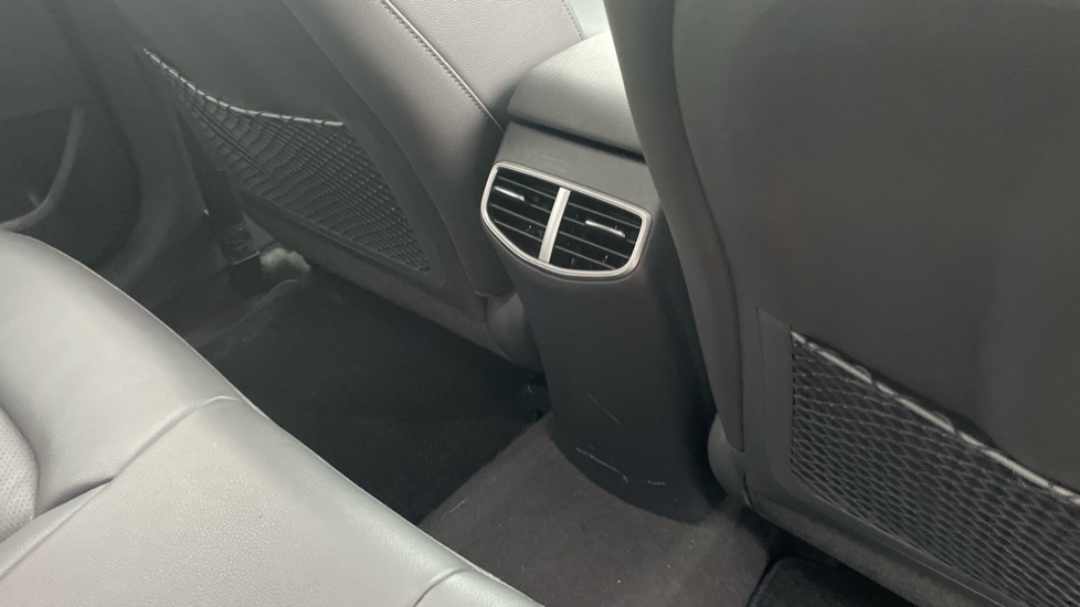 Hyundai IONIQ 1.6 GDi Hybrid Premium SE 5dr DCT Hybrid Hatchback - Image 27
