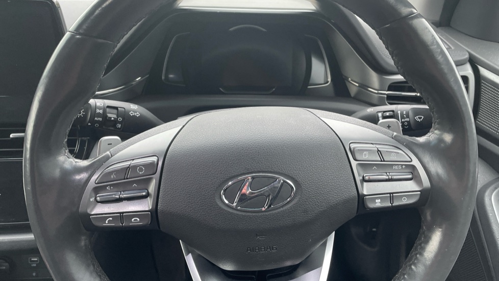 Hyundai IONIQ 1.6 GDi Hybrid Premium SE 5dr DCT Hybrid Hatchback - Image 31