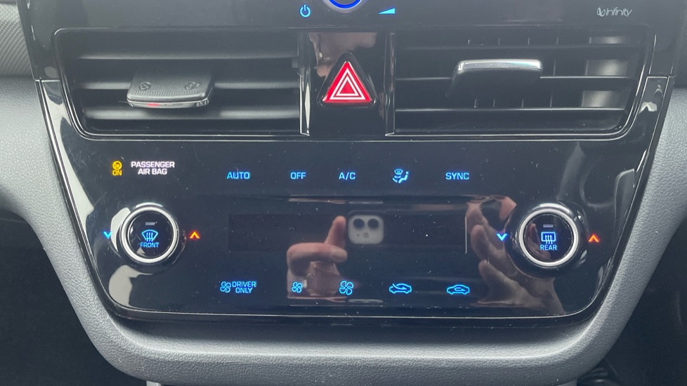 Hyundai IONIQ 1.6 GDi Hybrid Premium SE 5dr DCT Hybrid Hatchback - Image 37