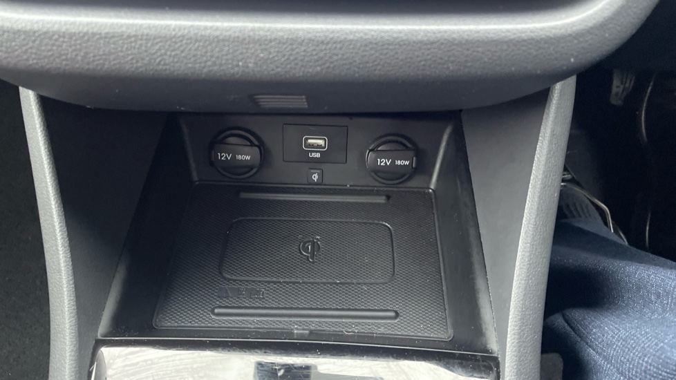 Hyundai IONIQ 1.6 GDi Hybrid Premium SE 5dr DCT Hybrid Hatchback - Image 38