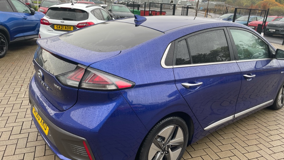 Hyundai IONIQ 1.6 GDi Hybrid Premium SE 5dr DCT Hybrid Hatchback - Image 46
