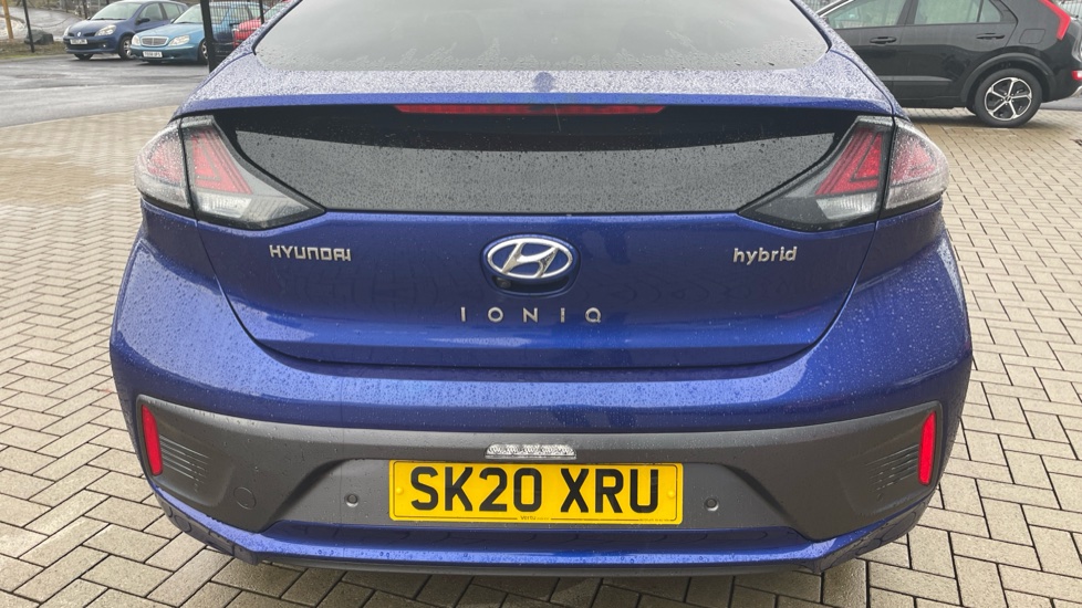 Hyundai IONIQ 1.6 GDi Hybrid Premium SE 5dr DCT Hybrid Hatchback - Image 47