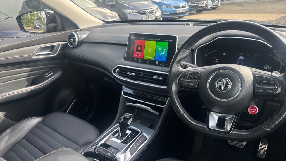 MG HS 1.5 T-GDI Exclusive 5dr DCT Petrol Hatchback - Image 11